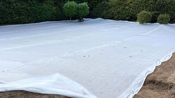 Ud med den gamle og ind med en ny, plan græsplæne